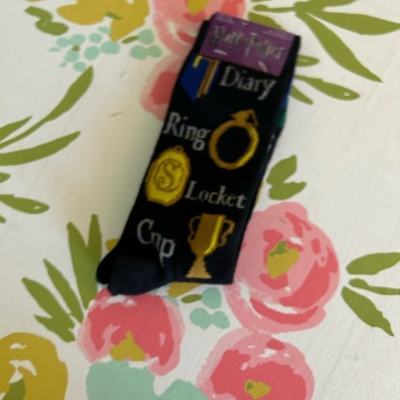 NWT harry Potter novelty socks, 6-12 - Picture 2 of 4